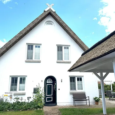 Apartment Reethaus Goehren Fewo1 Mit Terrasse Und Kostenfreier Schwimmbadnutzung In Sellin