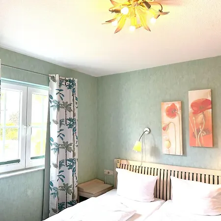 Apartment Reethaus Goehren Fewo1 Mit Terrasse Und Kostenfreier Schwimmbadnutzung In Sellin *