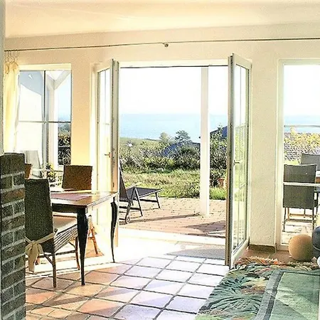 Reethaus Goehren Fewo1 Mit Terrasse Und Kostenfreier Schwimmbadnutzung In Sellin *